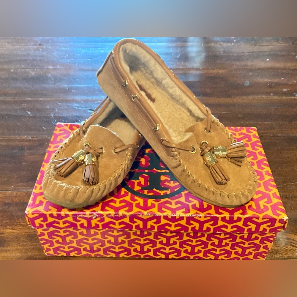 Tory Burch DeeDee Tan Brown Suede Leather Shearling moccasins Flats Loafers Sz 7